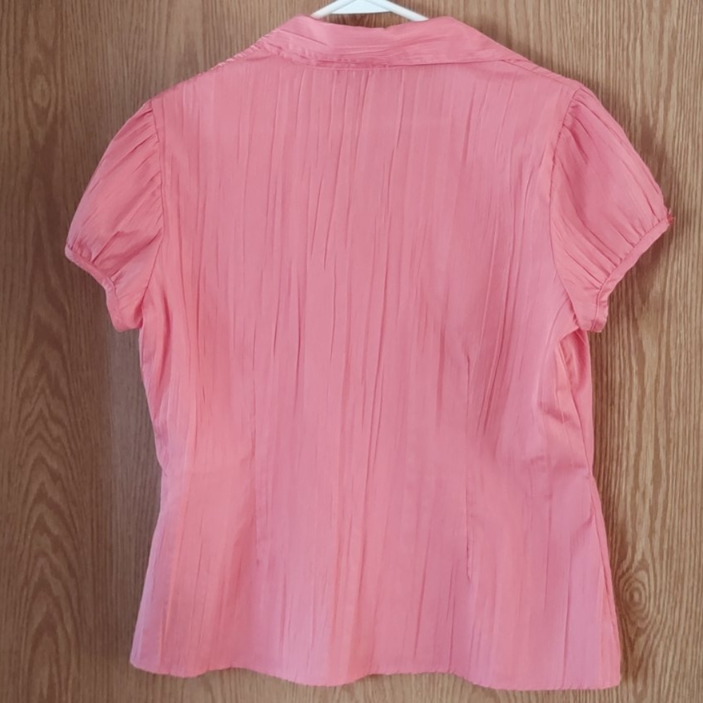 Button up top - Picture 2 of 4